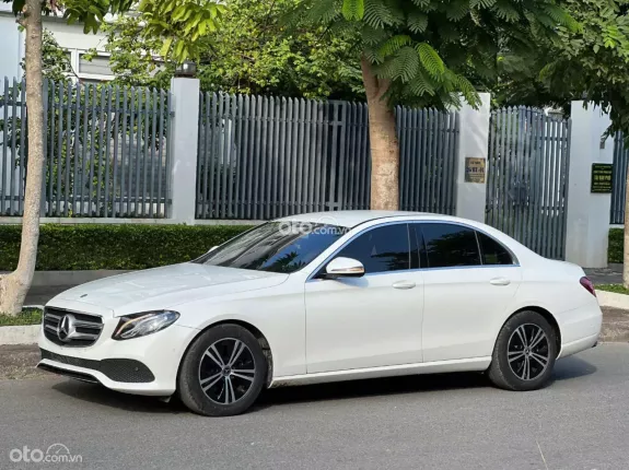 Mercedes-Benz E180 2020 - Xe đẹp full lịch sử hãng