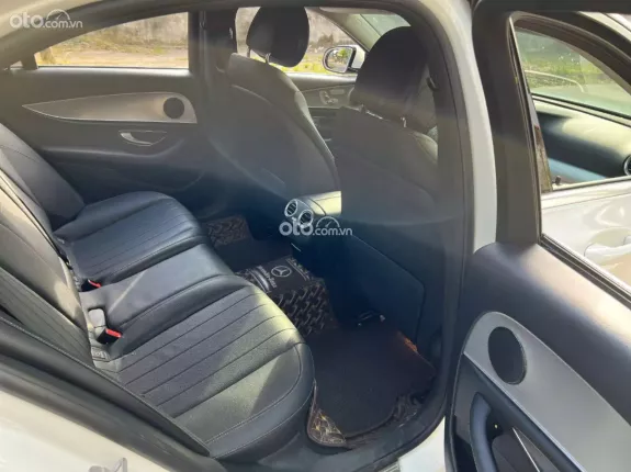 Mercedes-Benz E180 2020 - Xe đẹp full lịch sử hãng