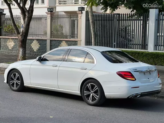 Mercedes-Benz E180 2020 - Xe đẹp full lịch sử hãng