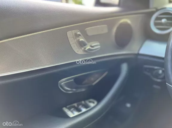 Mercedes-Benz E180 2020 - Xe đẹp full lịch sử hãng