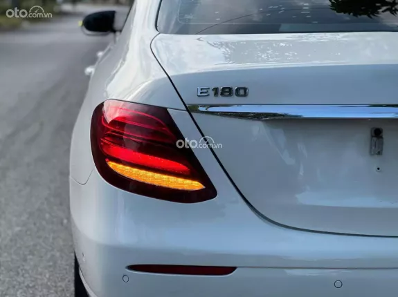 Mercedes-Benz E180 2020 - Xe đẹp full lịch sử hãng