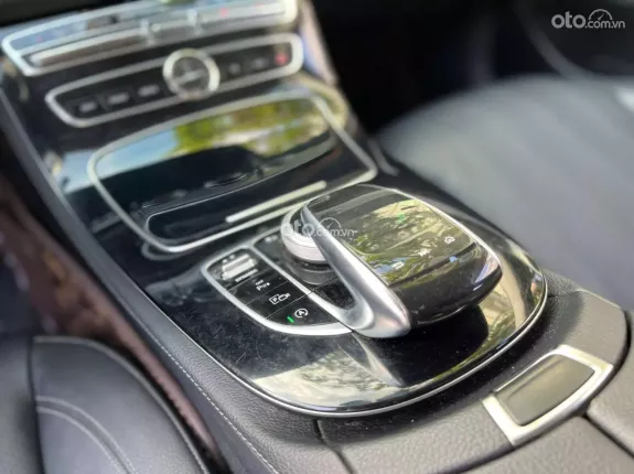 Mercedes-Benz E180 2020 - Xe đẹp full lịch sử hãng