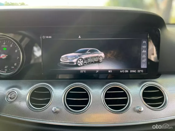 Mercedes-Benz E180 2020 - Xe đẹp full lịch sử hãng