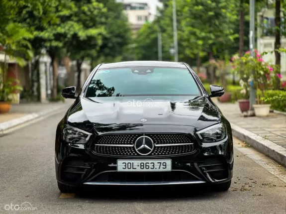 Mercedes-Benz E300 AMG 2022 - Giá 2 tỷ 299tr