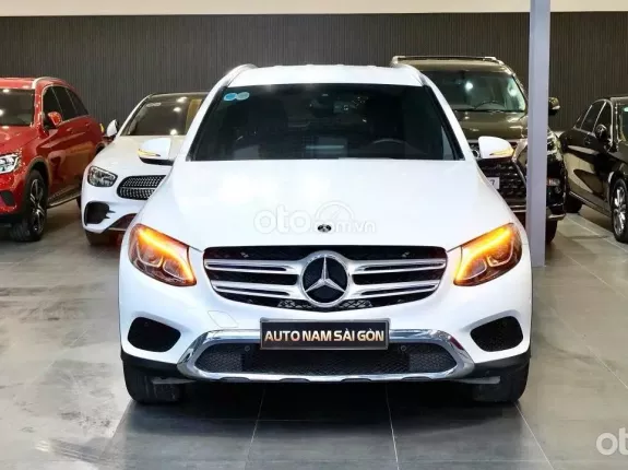 Mercedes-Benz GLC 200 4Matic 2018 - Model 2019 xe cty mua mới có XHĐ