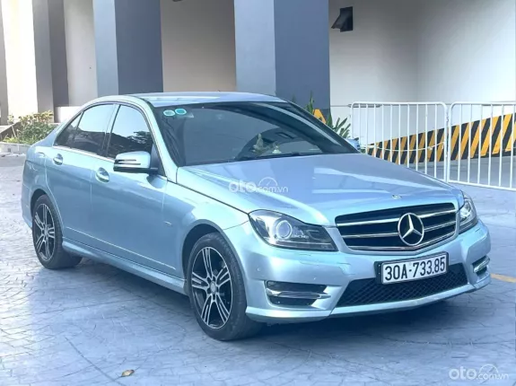 Mercedes-Benz C200 Edition C 2014 - Màu xanh ánh trai