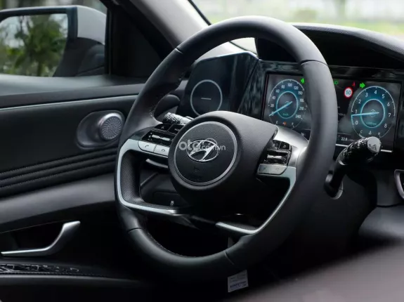 Hyundai Elantra 1.6 AT Đặc biệt 2022 - ️Màu TRẮNG - Nội thất ĐEN