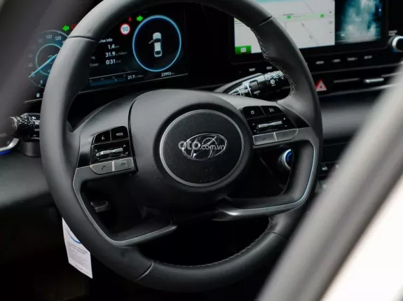 Hyundai Elantra 1.6 AT Đặc biệt 2022 - ️Màu TRẮNG - Nội thất ĐEN