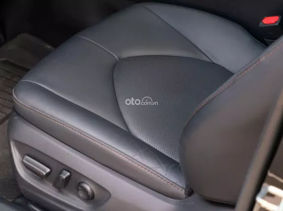 Toyota Camry 2.0Q 2024 - ️Màu ĐEN - Nội thất ĐEN