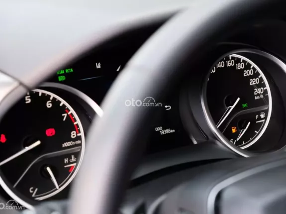 Toyota Camry 2.0Q 2024 - ️Màu ĐEN - Nội thất ĐEN