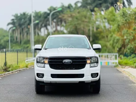 Ford Ranger XLS 2.0L 4x4 AT 2022 - Odo hơn 4 vạn km full lịch sử hãng