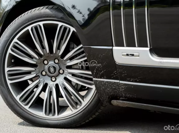 Land Rover Range Rover Vogue SWB 3.0P 360PS 2018 - Màu đen nội thất nâu