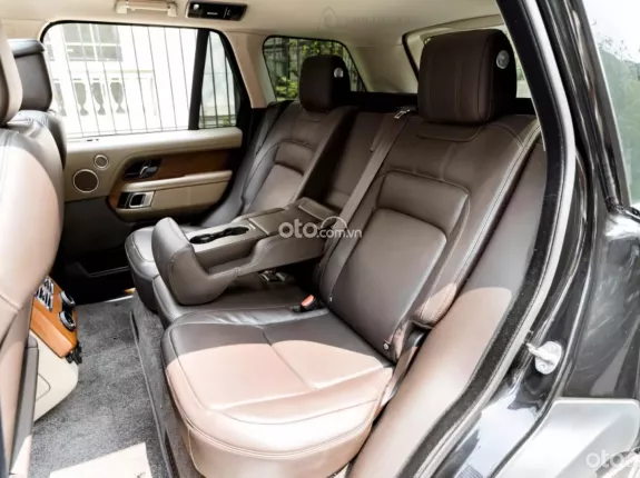 Land Rover Range Rover Vogue SWB 3.0P 360PS 2018 - Màu đen nội thất nâu