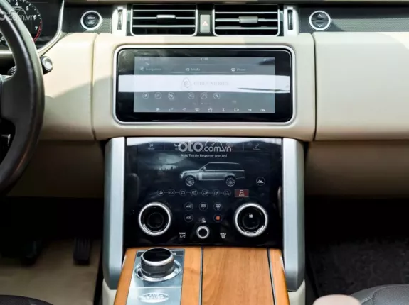 Land Rover Range Rover Vogue SWB 3.0P 360PS 2018 - Màu đen nội thất nâu