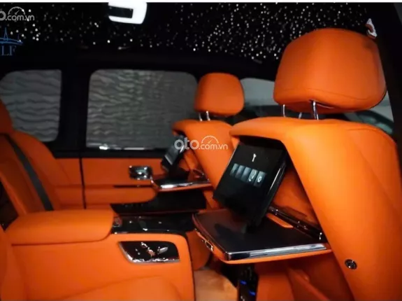 Rolls-Royce Cullinan Black Badge 2024 - Model 2025 phiên bản mới series II