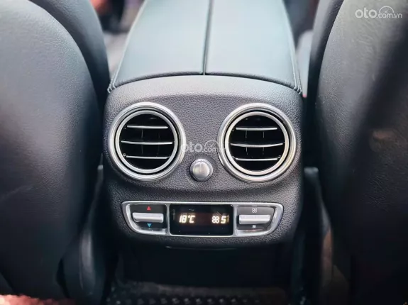 Mercedes-Benz C300 2019 - Chạy siêu lướt hơn 2v miles Full lịch sử Hãng