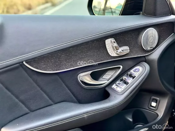 Mercedes-Benz C300 2019 - Chạy siêu lướt hơn 2v miles Full lịch sử Hãng