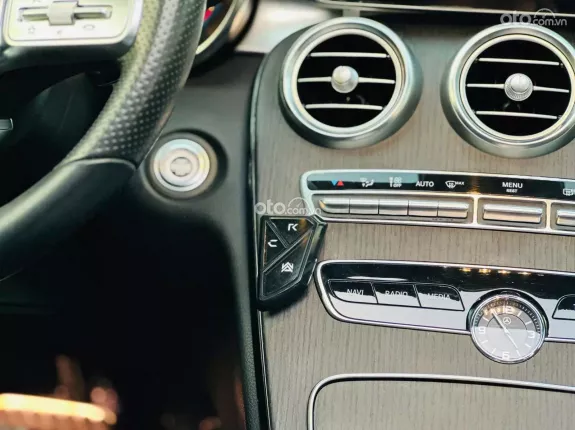 Mercedes-Benz C300 2019 - Chạy siêu lướt hơn 2v miles Full lịch sử Hãng