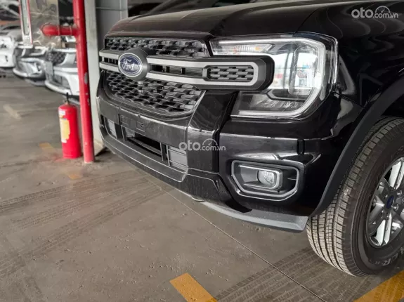 Ford Ranger XLS 2.0L 4x2 AT 2024 - Sẵn kho đủ các màu lấy ngay trong tháng