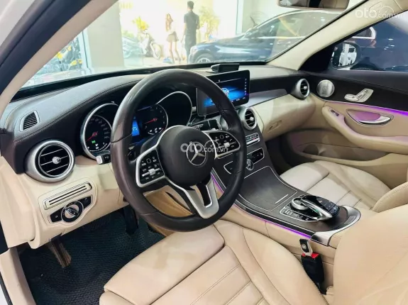 Mercedes-Benz C200 Exclusive 2020 - Chạy 4 vạn km