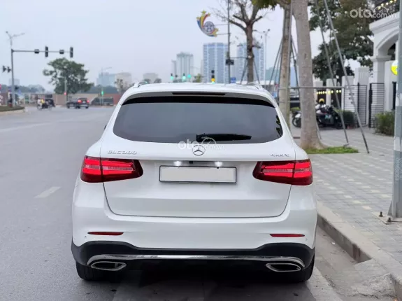 Mercedes-Benz GLC 300 4Matic 2017 - 1 tỷ 035 triệu