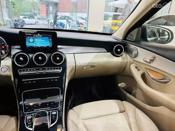 Mercedes-Benz C180 2019 - 799 triệu
