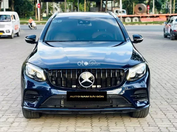 Mercedes-Benz GLC 300 4Matic 2017 - Xe đẹp, full lịch sử bảo dưỡng hãng, giá tốt sang tên ngay