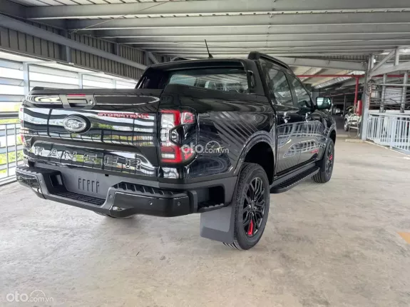 Ford Ranger Stormtrak 2024 - 4x4 nhập Thái nguyên chiếc sẵn kho giao ngay