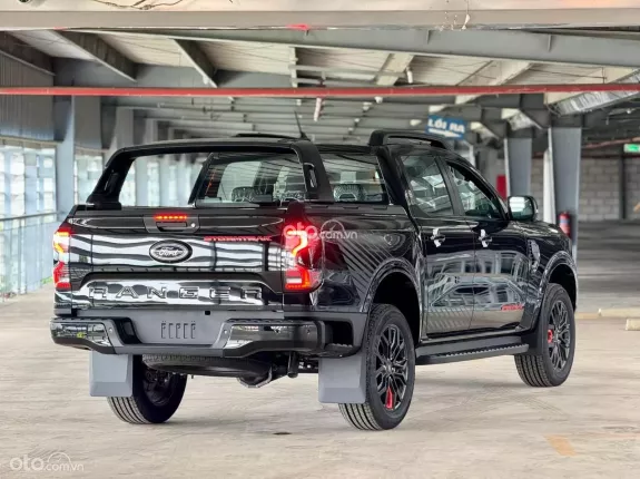 Ford Ranger Stormtrak 2024 - 4x4 nhập Thái nguyên chiếc sẵn kho giao ngay