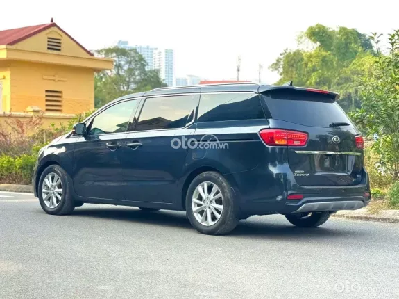 Kia Sedona 2.2 DATH 2018 - Giá 745 triệu