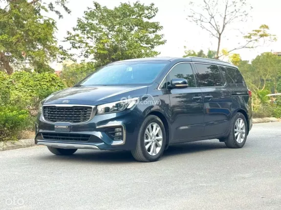 Kia Sedona 2.2 DATH 2018 - Giá 745 triệu