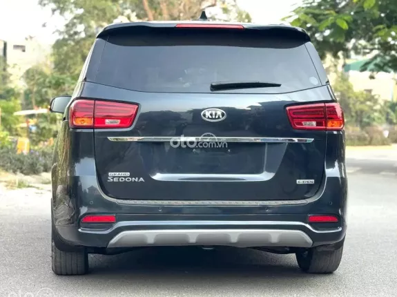 Kia Sedona 2.2 DATH 2018 - Giá 745 triệu