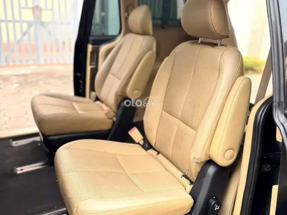 Kia Sedona 2.2 DATH 2018 - Giá 745 triệu