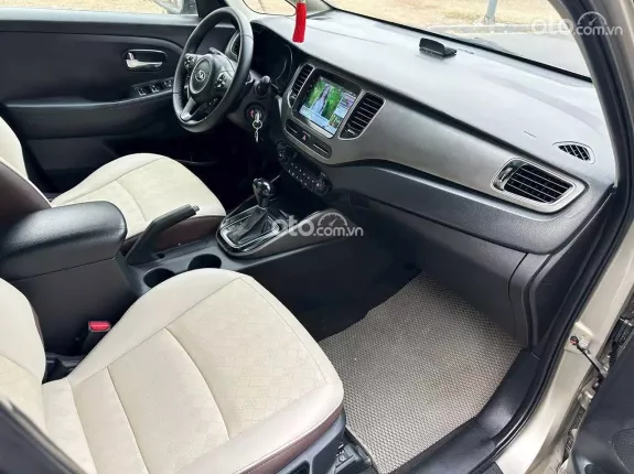Kia Rondo 2.0 GAT 2015 - Xe đẹp xuất sắc, nội thất đẹp, đã lắp màn hình android, có cruise control