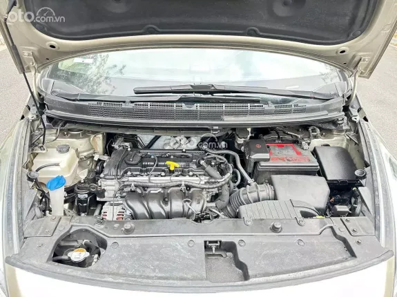 Kia Rondo 2.0 GAT 2015 - Xe đẹp xuất sắc, nội thất đẹp, đã lắp màn hình android, có cruise control