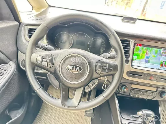 Kia Rondo 2.0 GAT 2015 - Xe đẹp xuất sắc, nội thất đẹp, đã lắp màn hình android, có cruise control