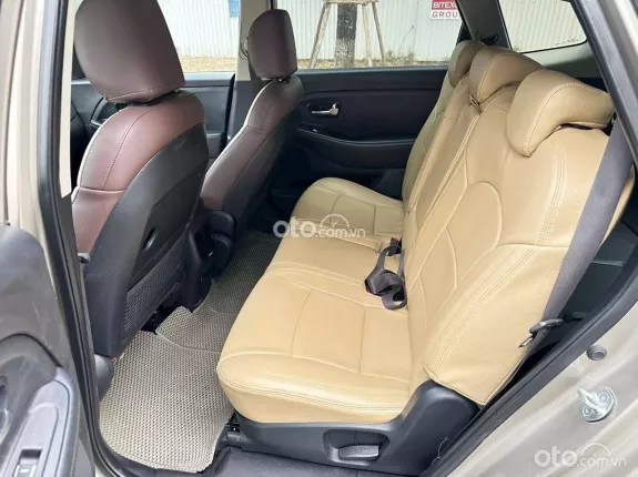 Kia Rondo 2.0 GAT 2015 - Xe đẹp xuất sắc, nội thất đẹp, đã lắp màn hình android, có cruise control