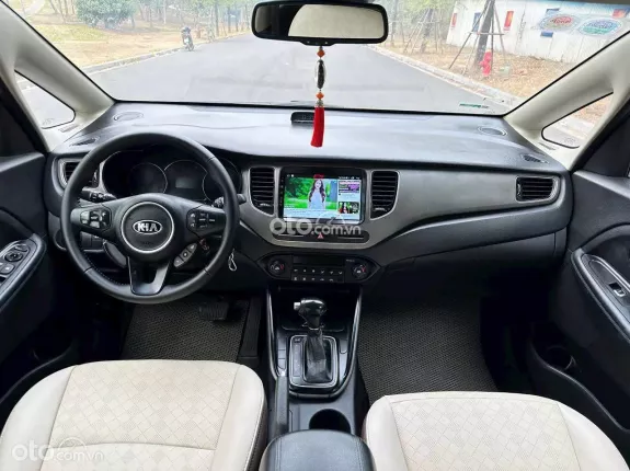 Kia Rondo 2.0 GAT 2015 - Xe đẹp xuất sắc, nội thất đẹp, đã lắp màn hình android, có cruise control