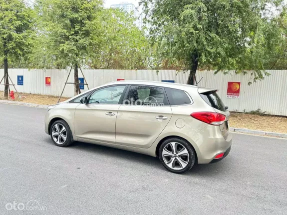 Kia Rondo 2.0 GAT 2015 - Xe đẹp xuất sắc, nội thất đẹp, đã lắp màn hình android, có cruise control