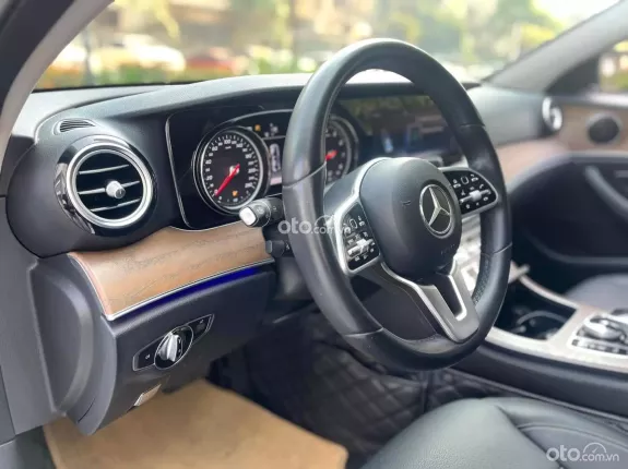 Mercedes-Benz E200 E200 2018 - Cần bán Mercedes Benz E200-sx 2018-Xe đẹp như mới