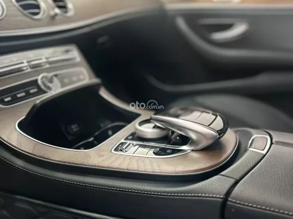 Mercedes-Benz E200 E200 2018 - Cần bán Mercedes Benz E200-sx 2018-Xe đẹp như mới