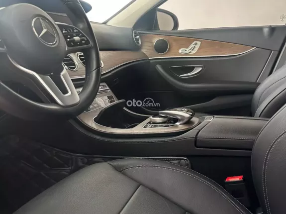 Mercedes-Benz E200 E200 2018 - Cần bán Mercedes Benz E200-sx 2018-Xe đẹp như mới