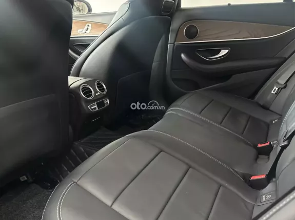 Mercedes-Benz E200 E200 2018 - Cần bán Mercedes Benz E200-sx 2018-Xe đẹp như mới