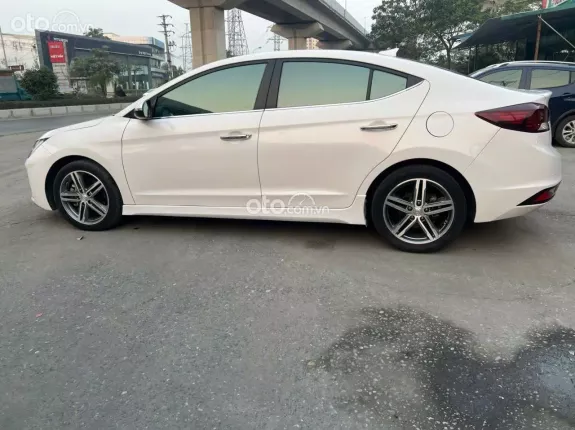 Hyundai Elantra 1.6 AT Đặc biệt 2019 - Xe đẹp, trang bị đủ options, giá tốt thương lượng sang tên ngay