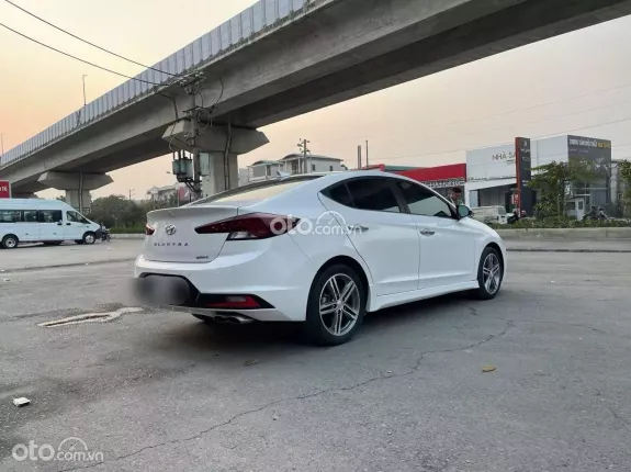 Hyundai Elantra 1.6 AT Đặc biệt 2019 - Xe đẹp, trang bị đủ options, giá tốt thương lượng sang tên ngay