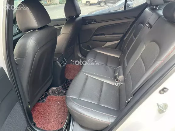 Hyundai Elantra 1.6 AT Đặc biệt 2019 - Xe đẹp, trang bị đủ options, giá tốt thương lượng sang tên ngay