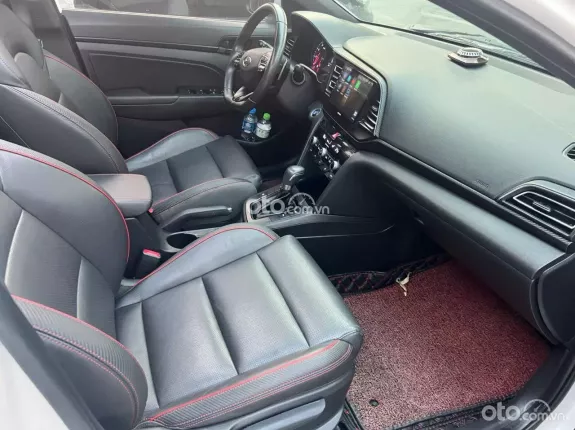 Hyundai Elantra 1.6 AT Đặc biệt 2019 - Xe đẹp, trang bị đủ options, giá tốt thương lượng sang tên ngay