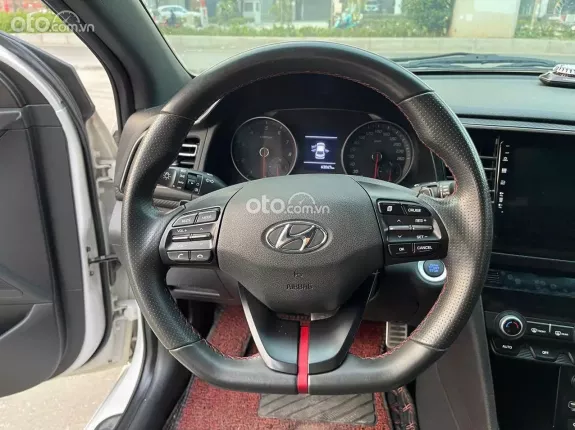 Hyundai Elantra 1.6 AT Đặc biệt 2019 - Xe đẹp, trang bị đủ options, giá tốt thương lượng sang tên ngay