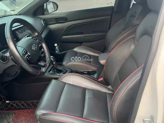 Hyundai Elantra 1.6 AT Đặc biệt 2019 - Xe đẹp, trang bị đủ options, giá tốt thương lượng sang tên ngay