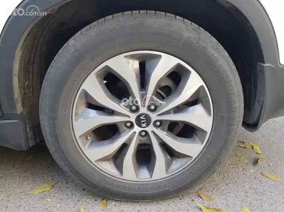 Kia Sorento 2.4AT 2017 - Bán Kia Sorento 2.4AT sx 2017 đăng ký 2018 xe tư nhân chính chủ đi rất ít